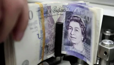Британский фунт признали худшей валютой года