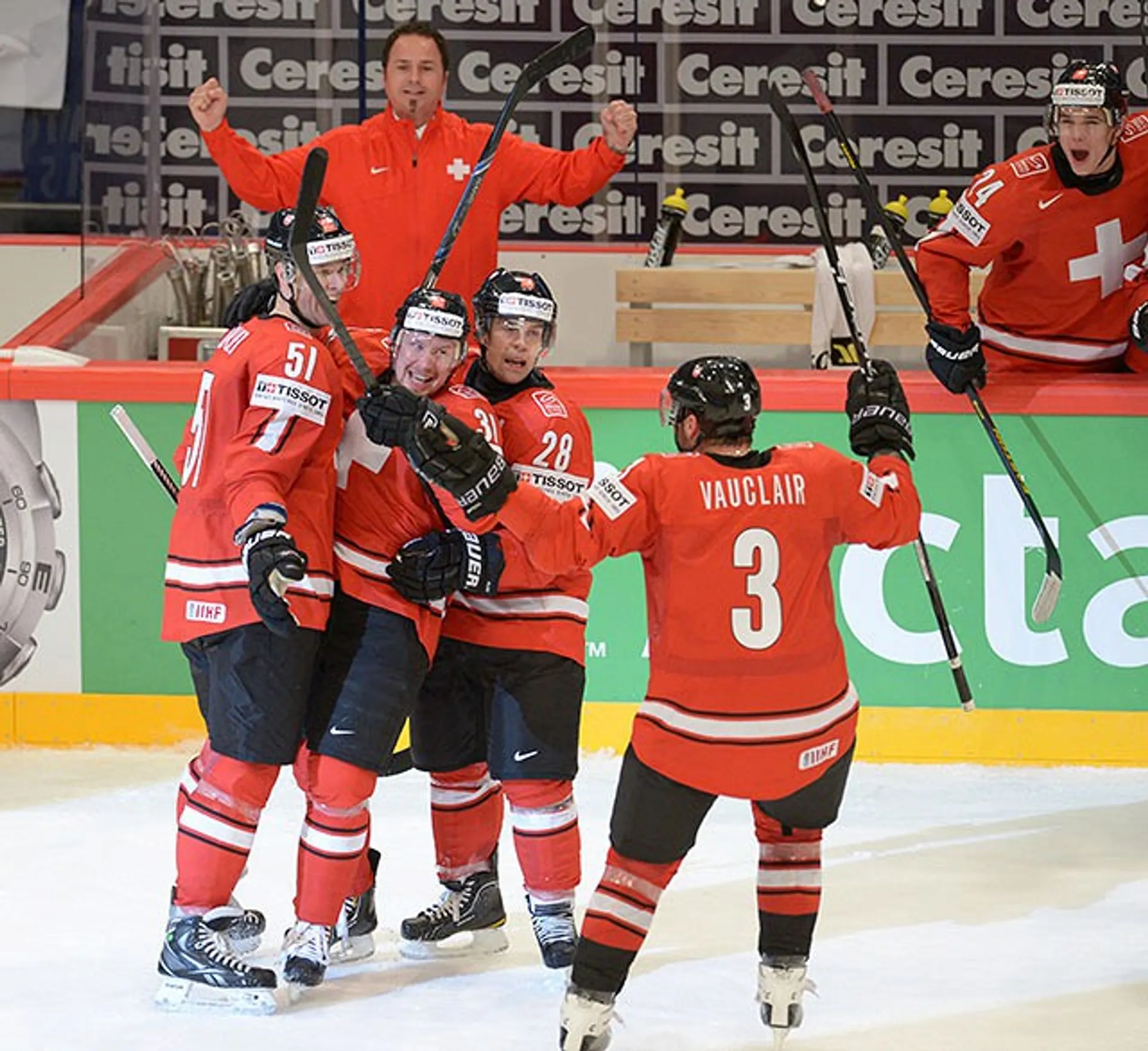 Капитал - Швейцарцы в серии буллитов вырвали победу у канадцев на ЧМ по хоккею