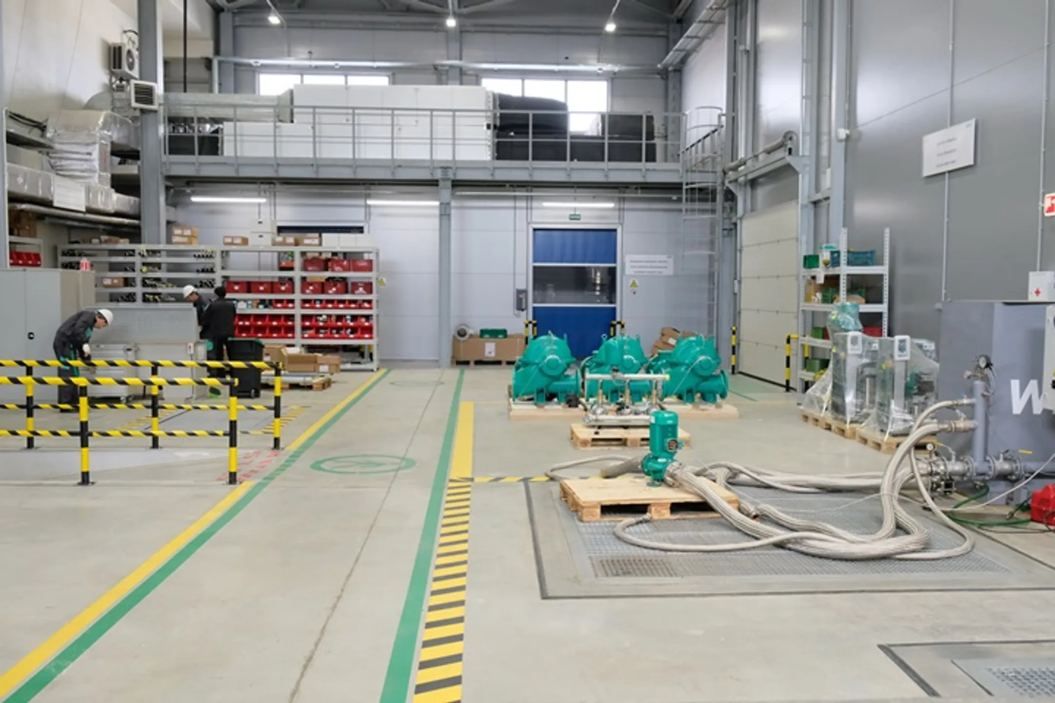 На фото: сборочный цех Wilo Central Asia