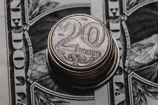 Капитал - На дневных торгах доллар подрос до 377 тенге