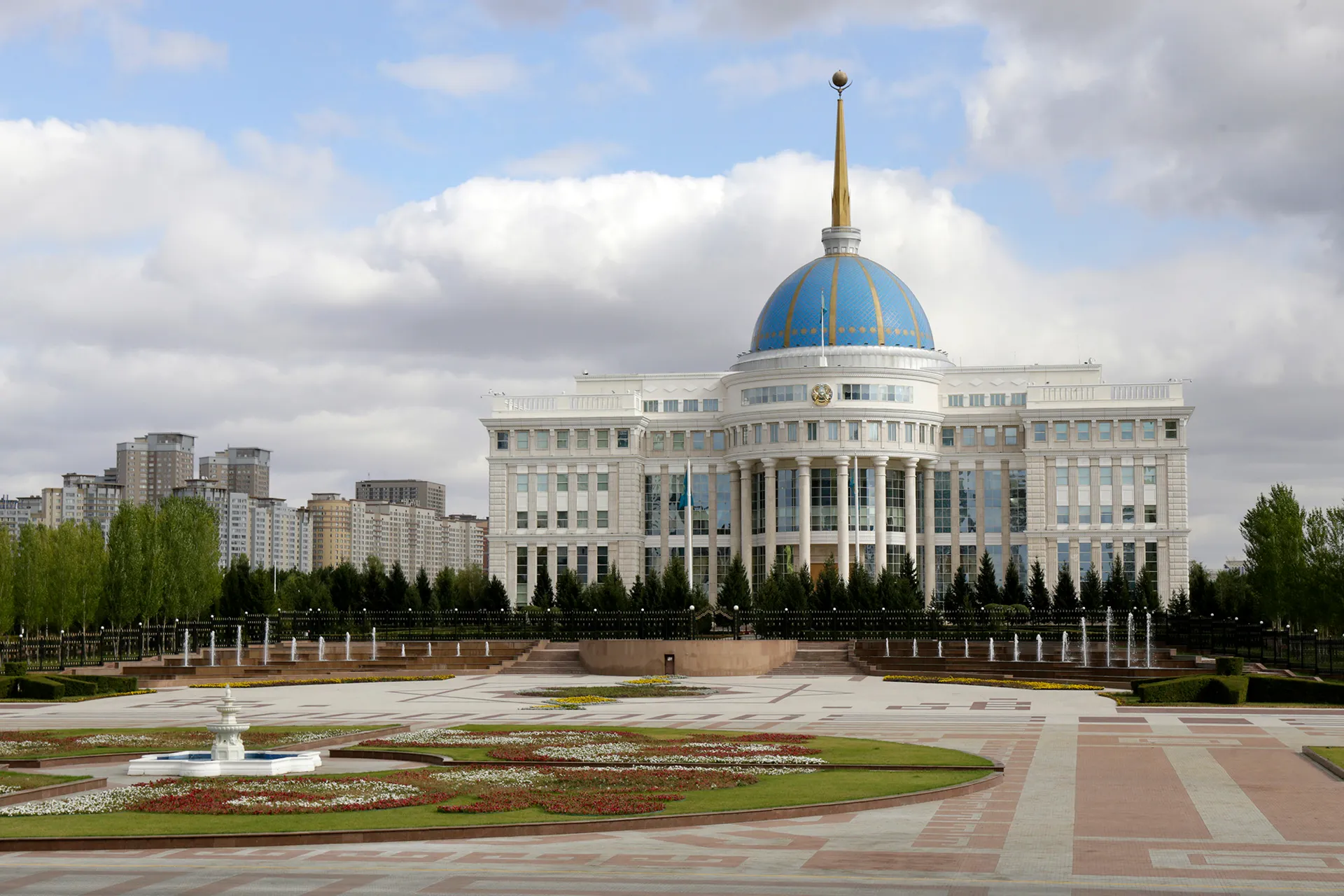 Капитал - Президент назначил послов Казахстана в нескольких странах