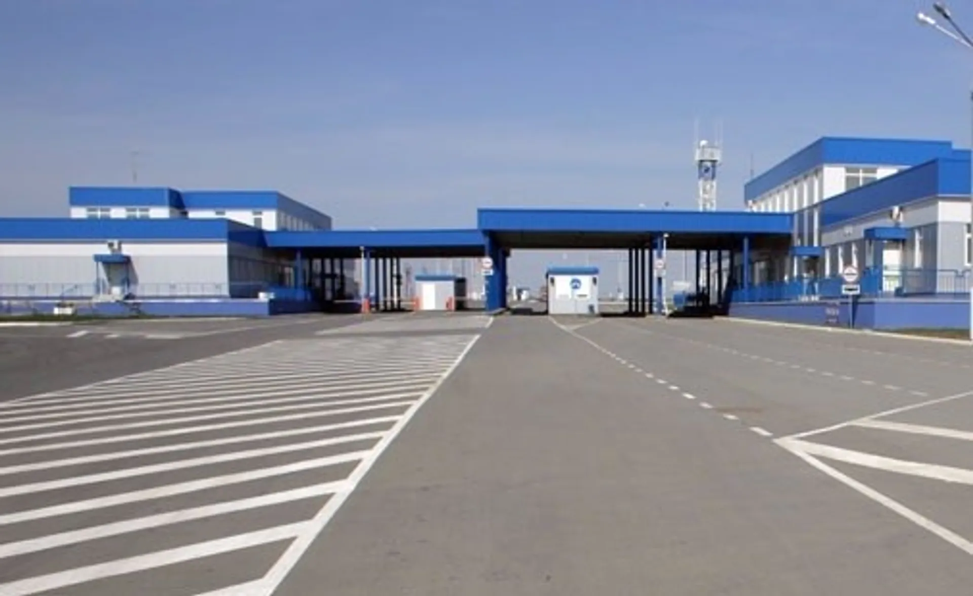 Капитал - На юге страны реконструируют два пункта пропуска