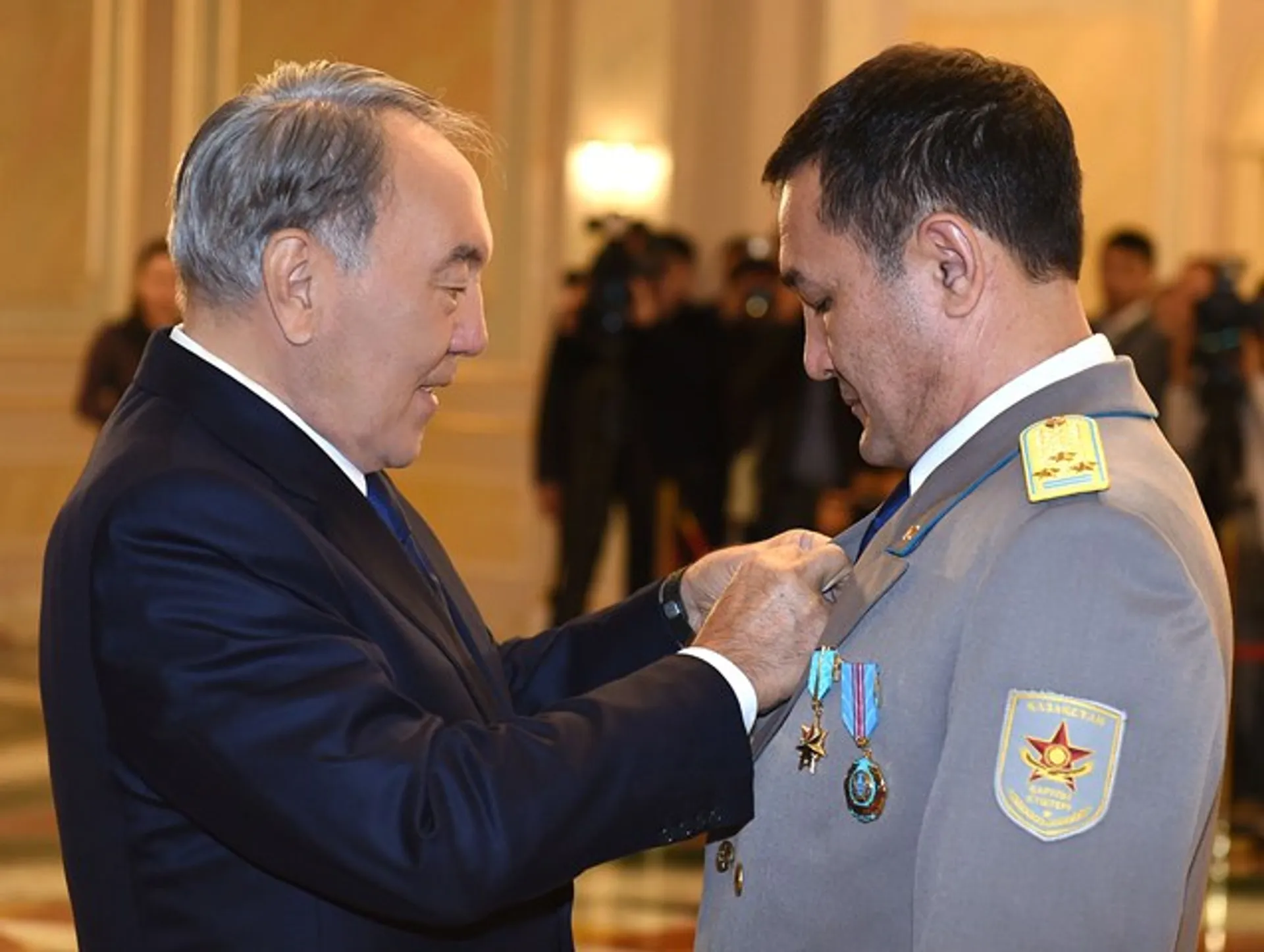 Капитал - Президент вручил Айдыну Аимбетову высокие госнаграды