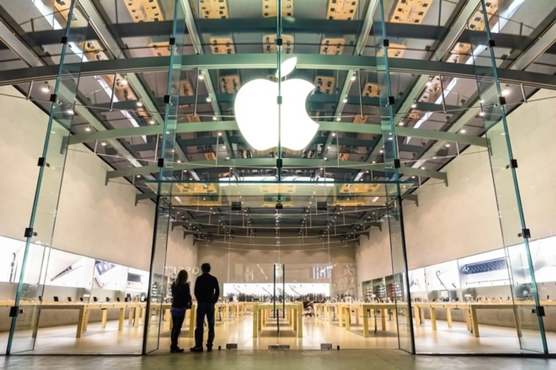 Apple разрабатывает изогнутый экран для iPhone - Image Kapital.kz