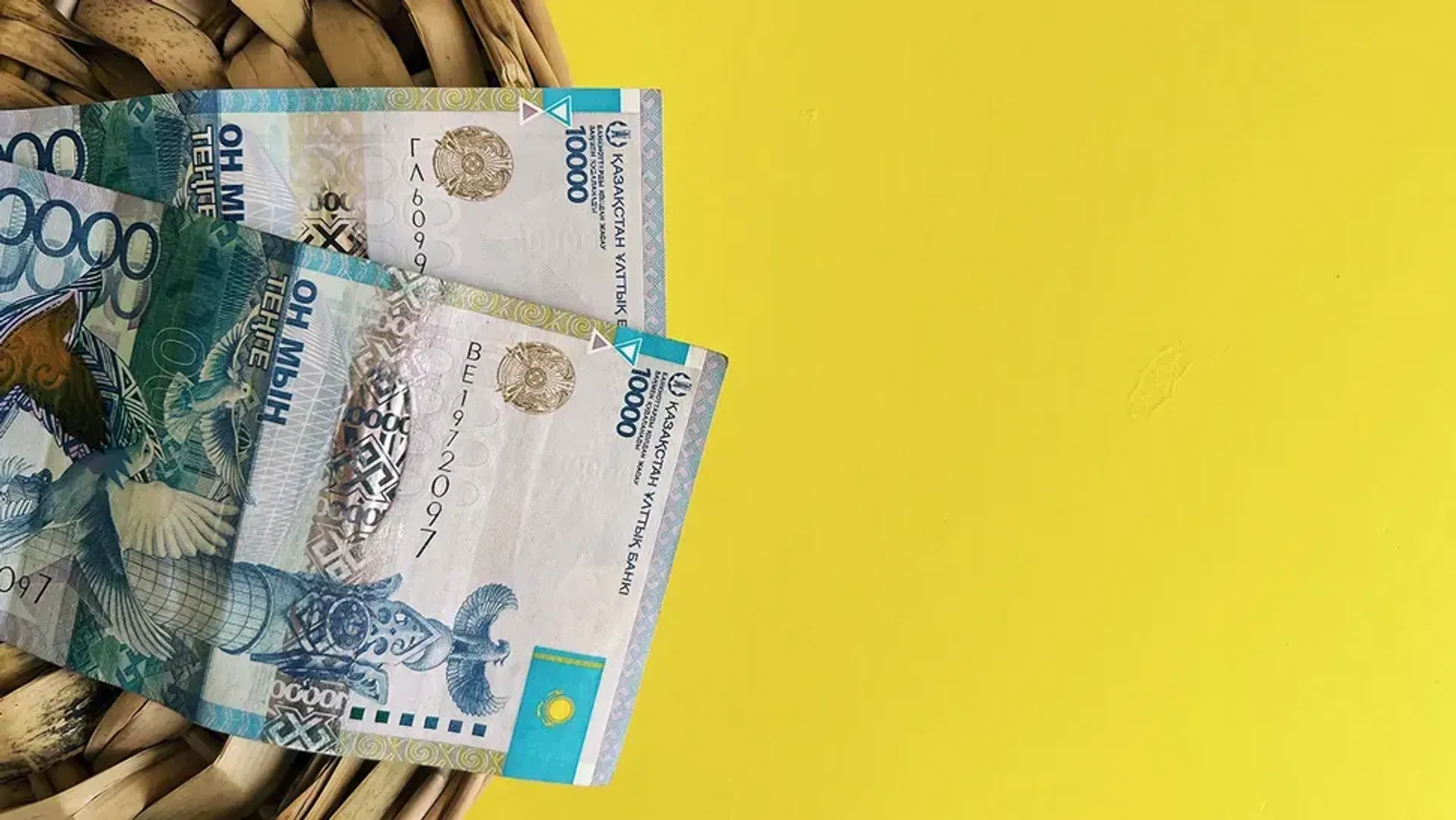 Капитал - Средневзвешенный курс доллара на бирже составил 537,55 тенге 