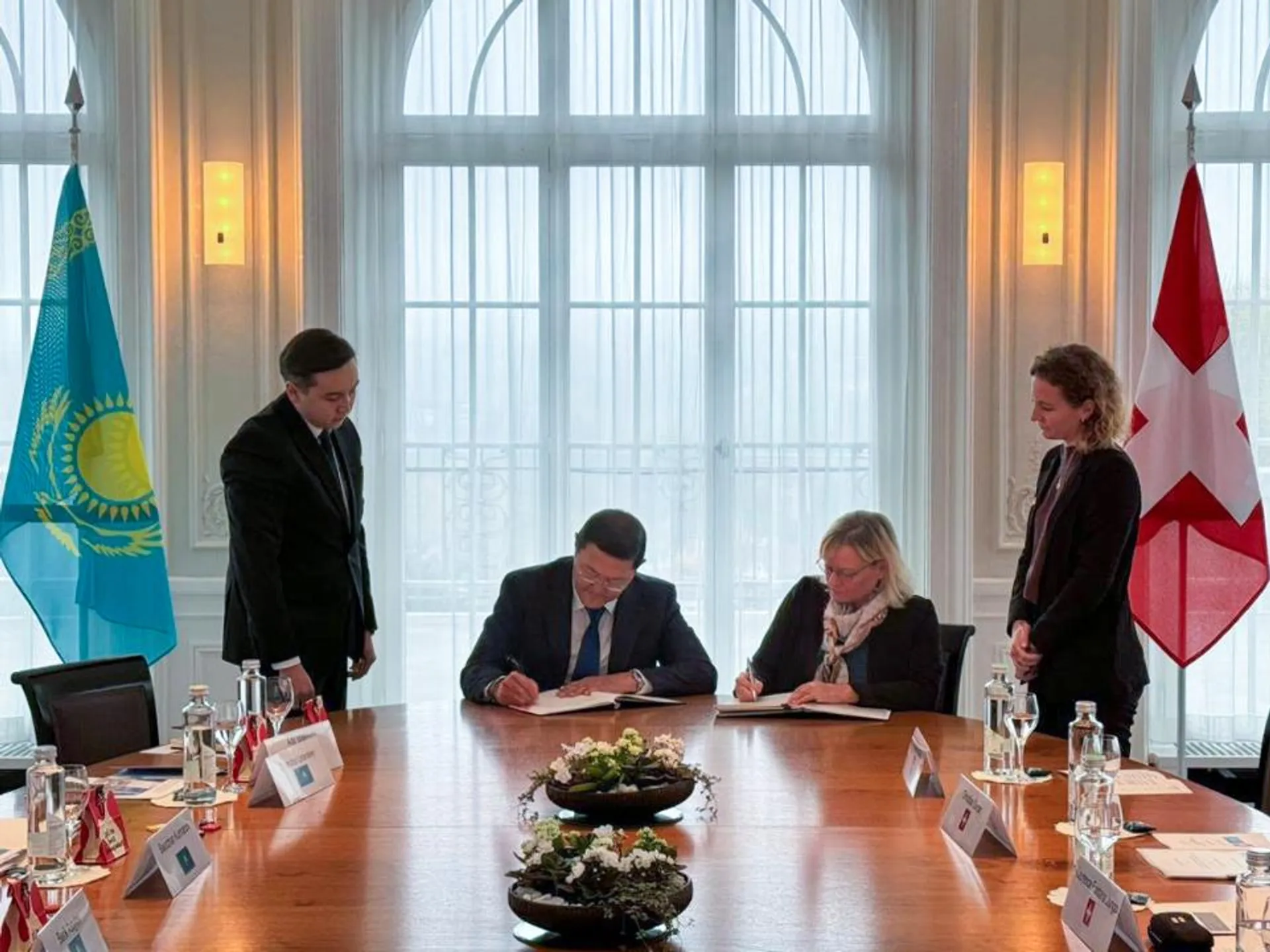 Капитал - Швейцария будет помогать в возврате незаконно выведенных активов из Казахстана