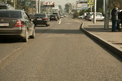 На некоторых участках проспекта Абая не будет спецполосы