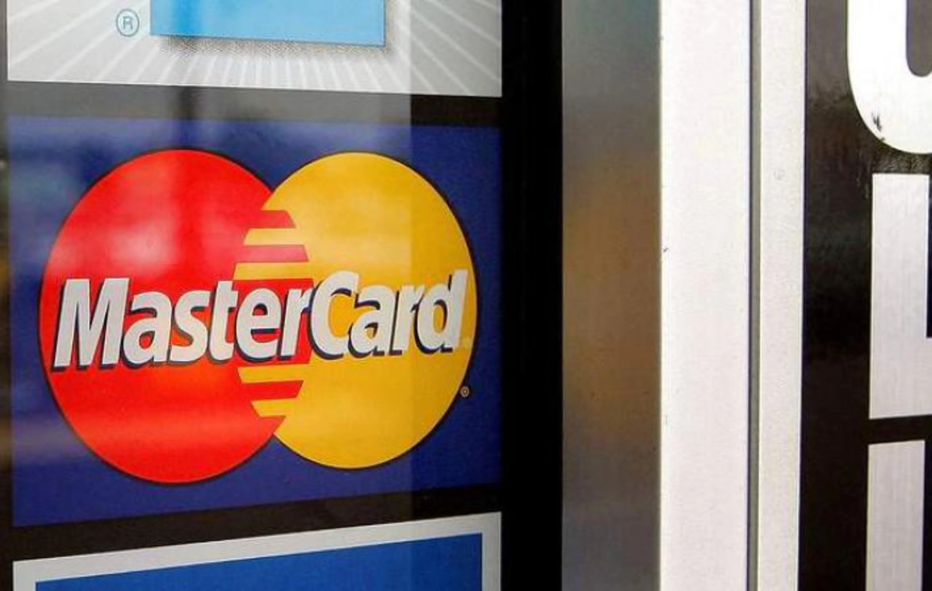 Капитал - Британские потребители подготовили коллективный иск к MasterCard