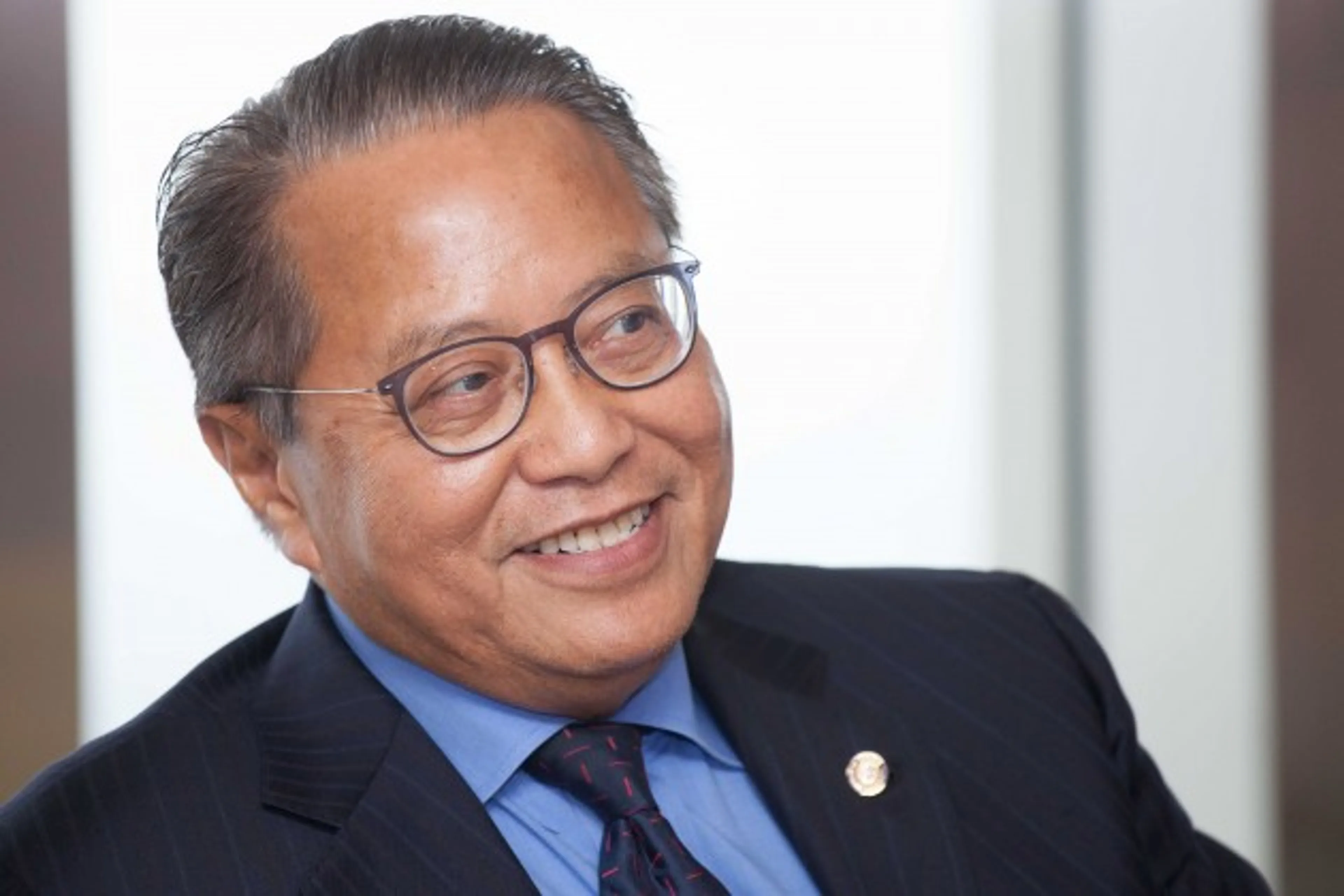 Капитал - Энтони Эспина ушел с поста главы АТФБанка