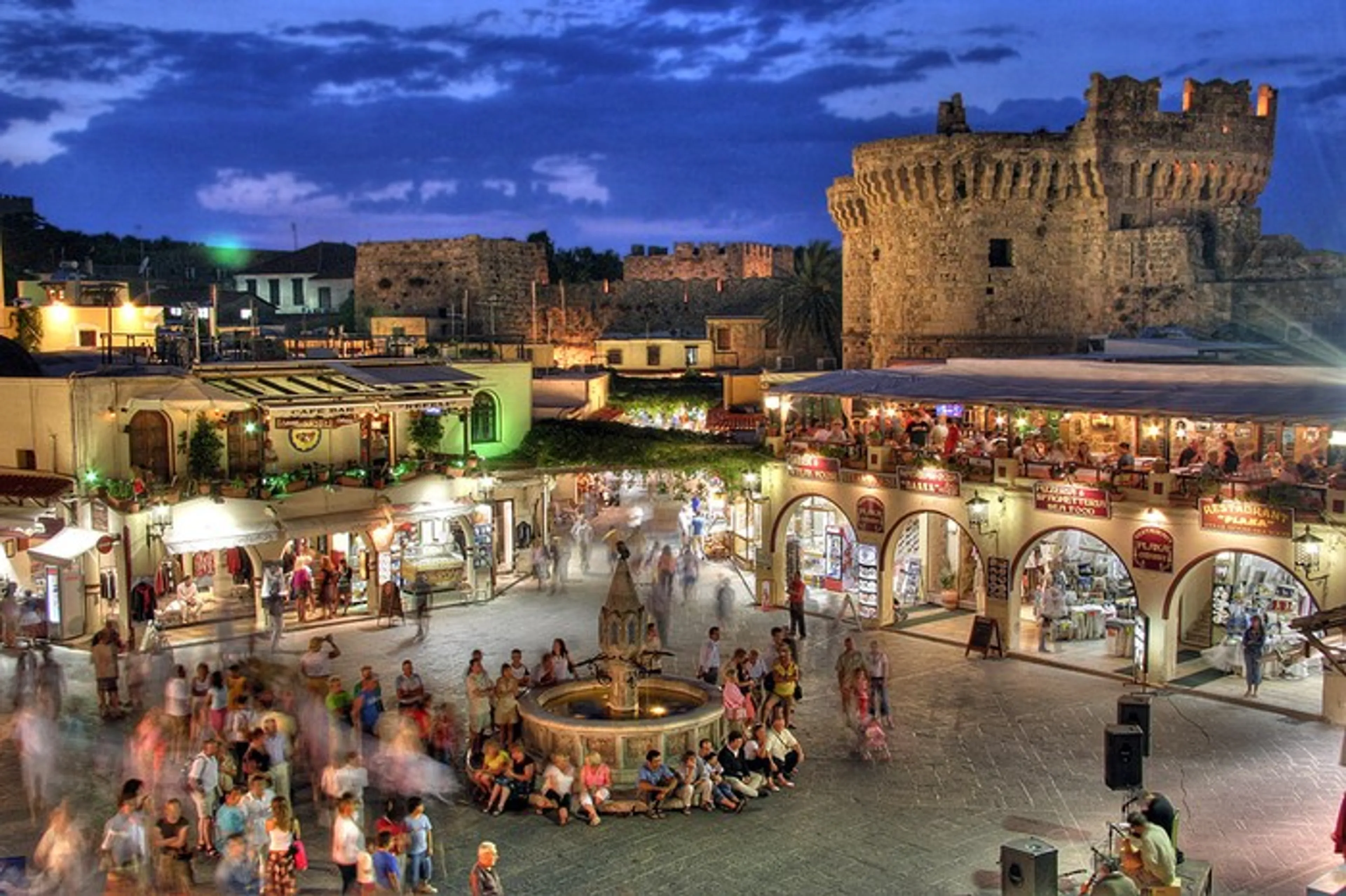 Капитал - Туристы поддержали экономику Греции