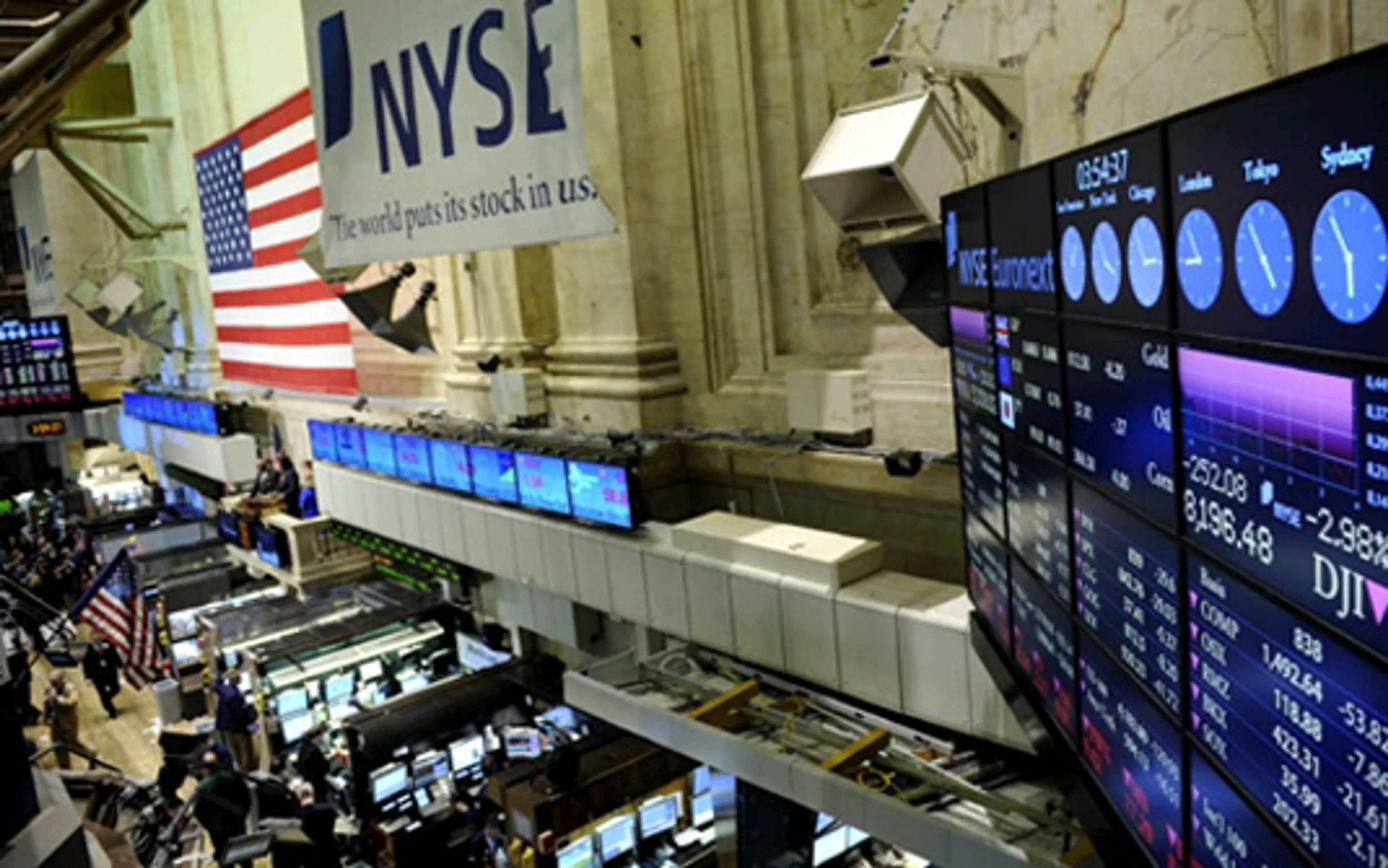 Капитал - Торги в Нью-Йорке завершились обвалом основных индексов