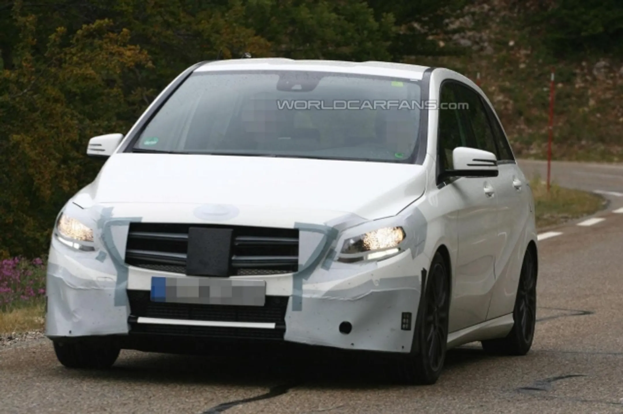 Обновленный Mercedes B-класса попался шпионам - Image Kapital.kz