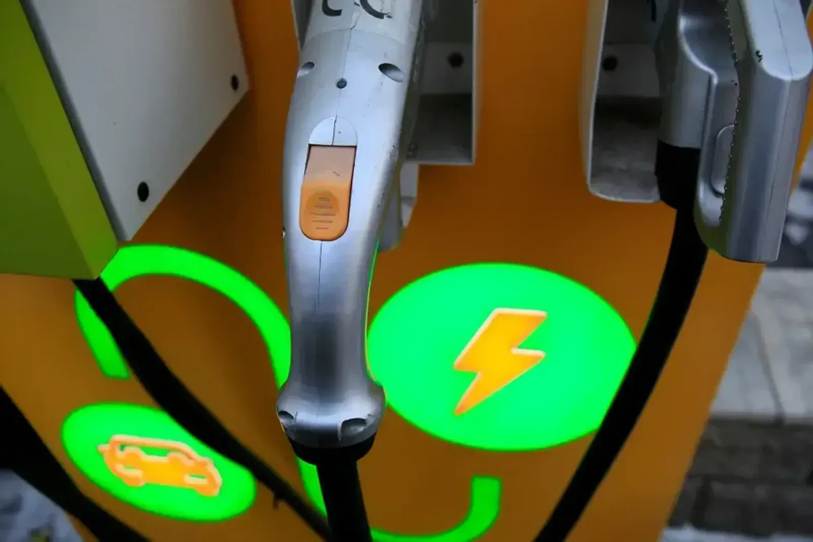 Renault будет производить компактные электромобили для Ford