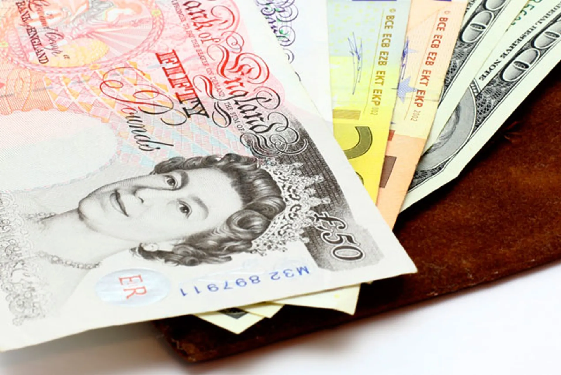 Капитал - ФРС и Банк Англии присоединились к «холодной войне» валют