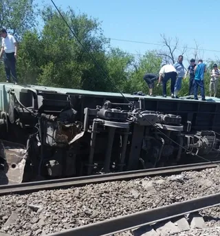 Капитал - Сход вагонов: погиб один пассажир, 14 — пострадали