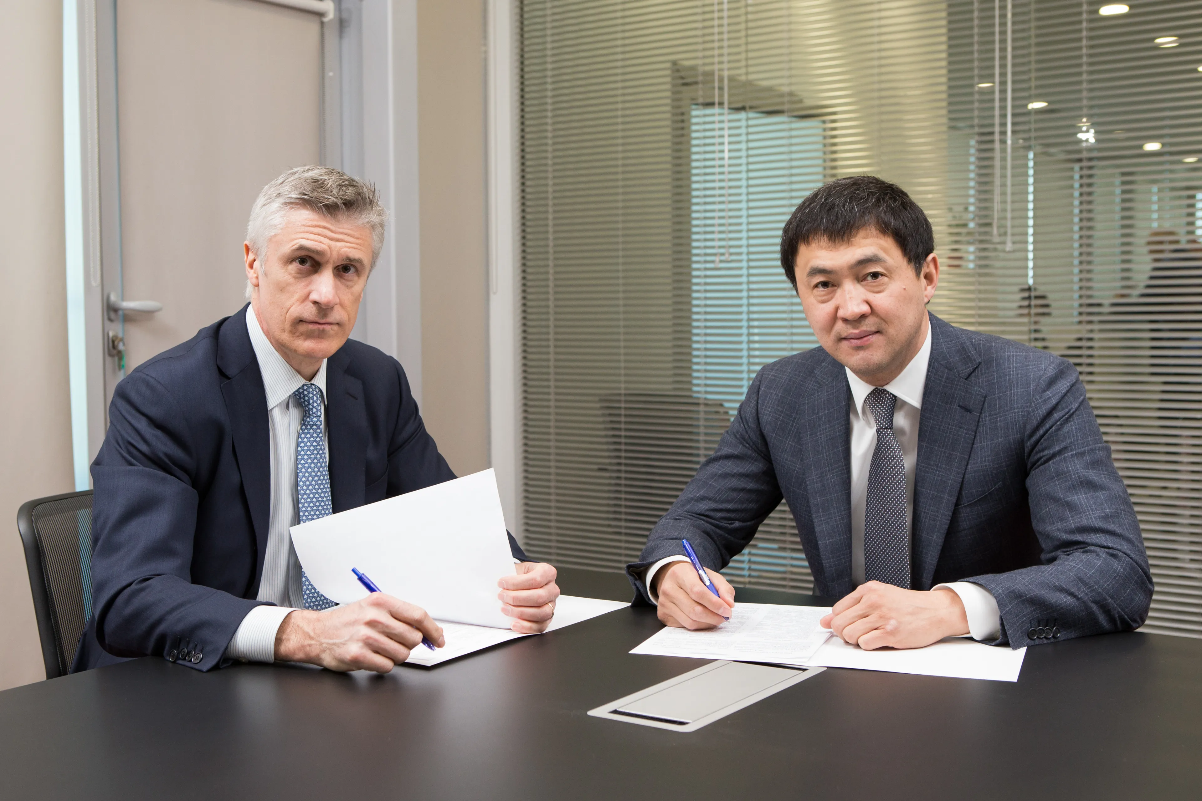 Капитал - Кайрат Сатыбалдыулы и Майкл Калви подписали меморандум о сотрудничестве