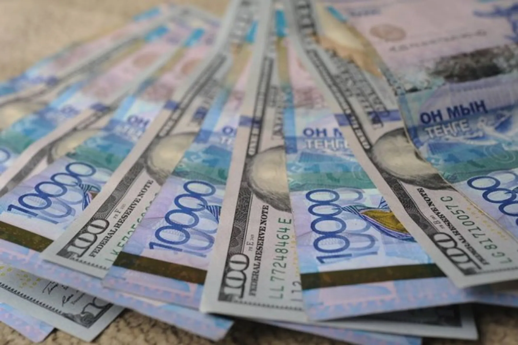 Курс держится у отметки 347 тенге за доллар - Image Kapital.kz