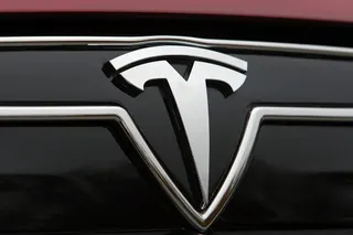 Капитал - Tesla впервые продала больше 100 тысяч машин за год