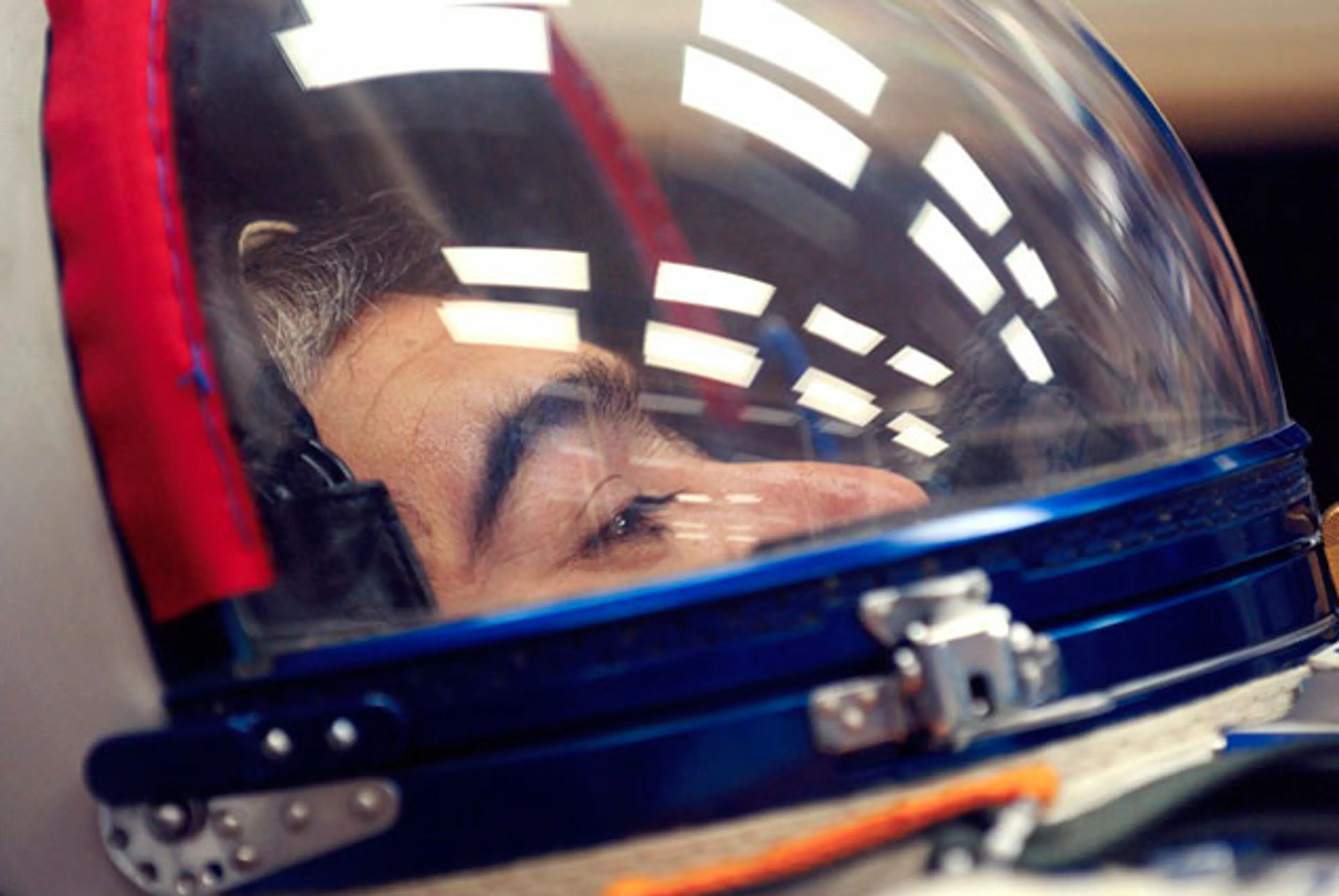 Капитал - В Байконур прибыли экипажи МКС