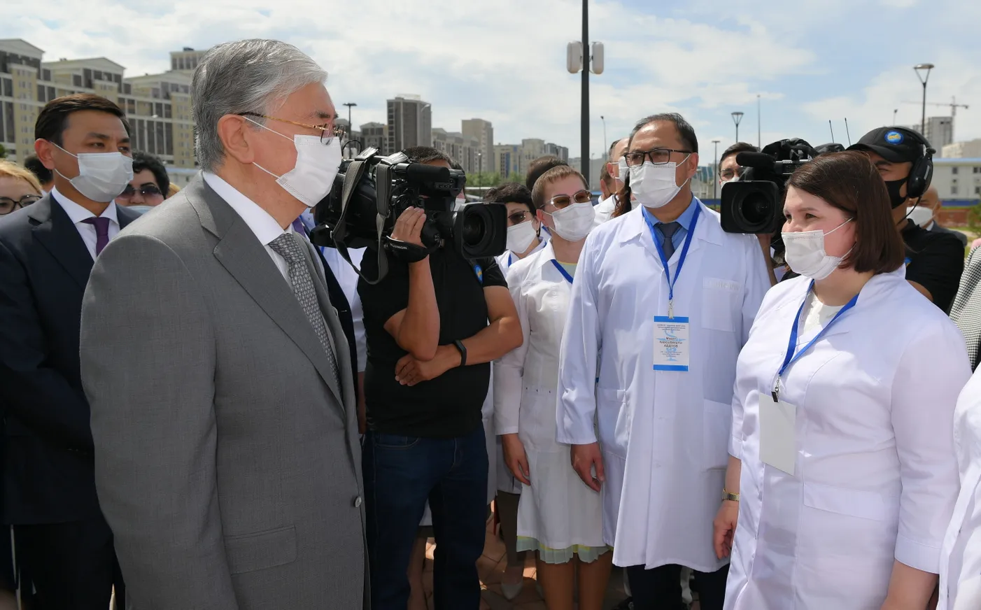 Президент предложил ввести звание «Заслуженный врач РК» - фото kapital.kz