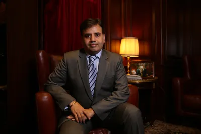 Барри Тевани: Главное, чтобы костюмчик сидел по курсу в тенге