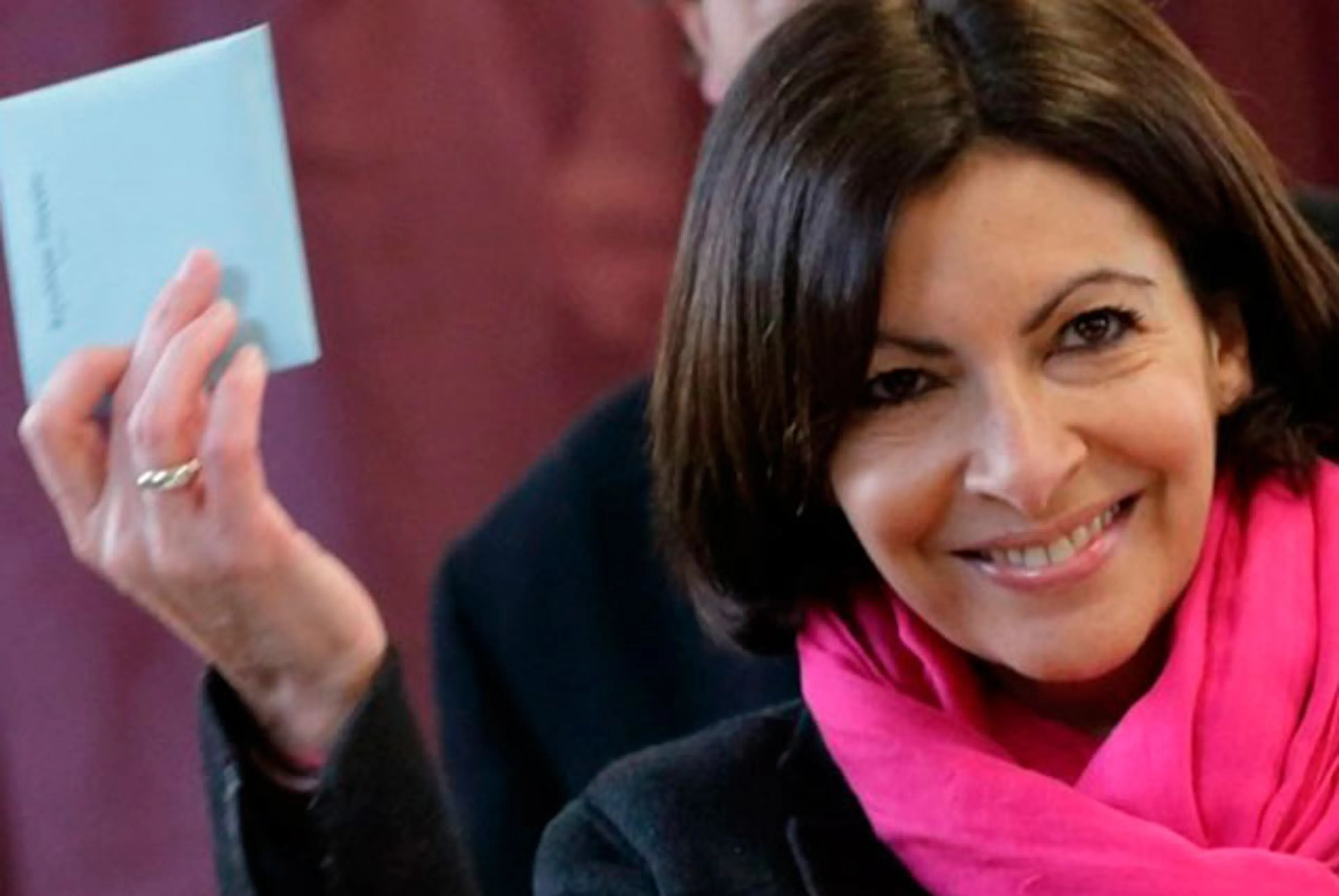 Капитал - Мэром Парижа стала мигрантка, изменившая имя