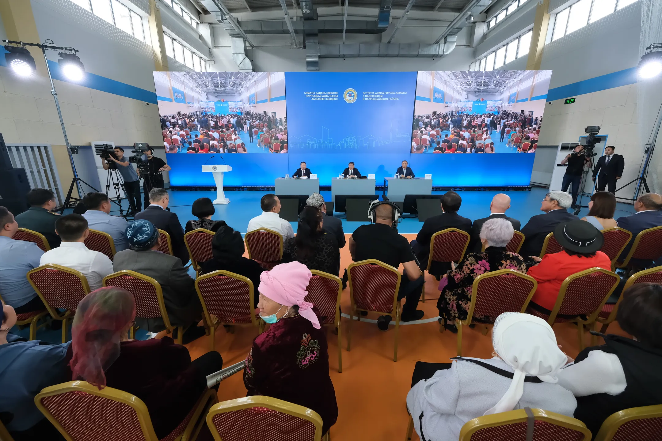 Ерболат Досаев встретился с жителями Наурызбайского района - Image Kapital.kz