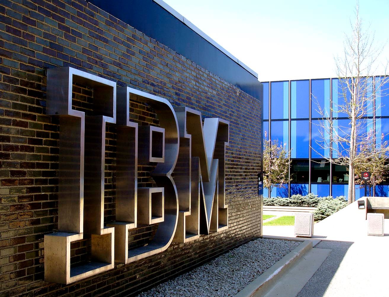 Квартальная прибыль IBM снизилась на 1% - Kapital.kz