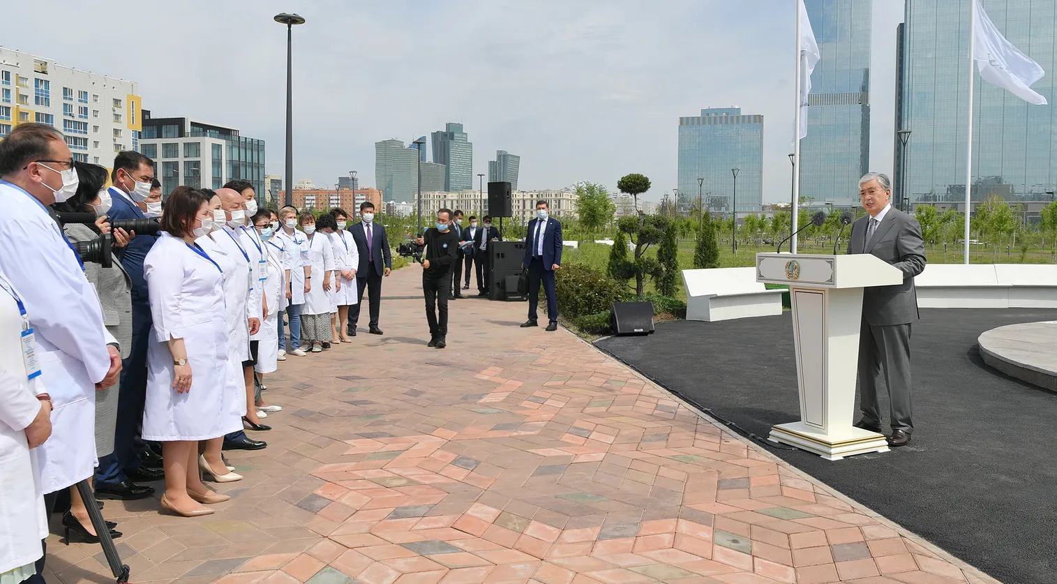 Президент предложил ввести звание «Заслуженный врач РК» - фото kapital.kz
