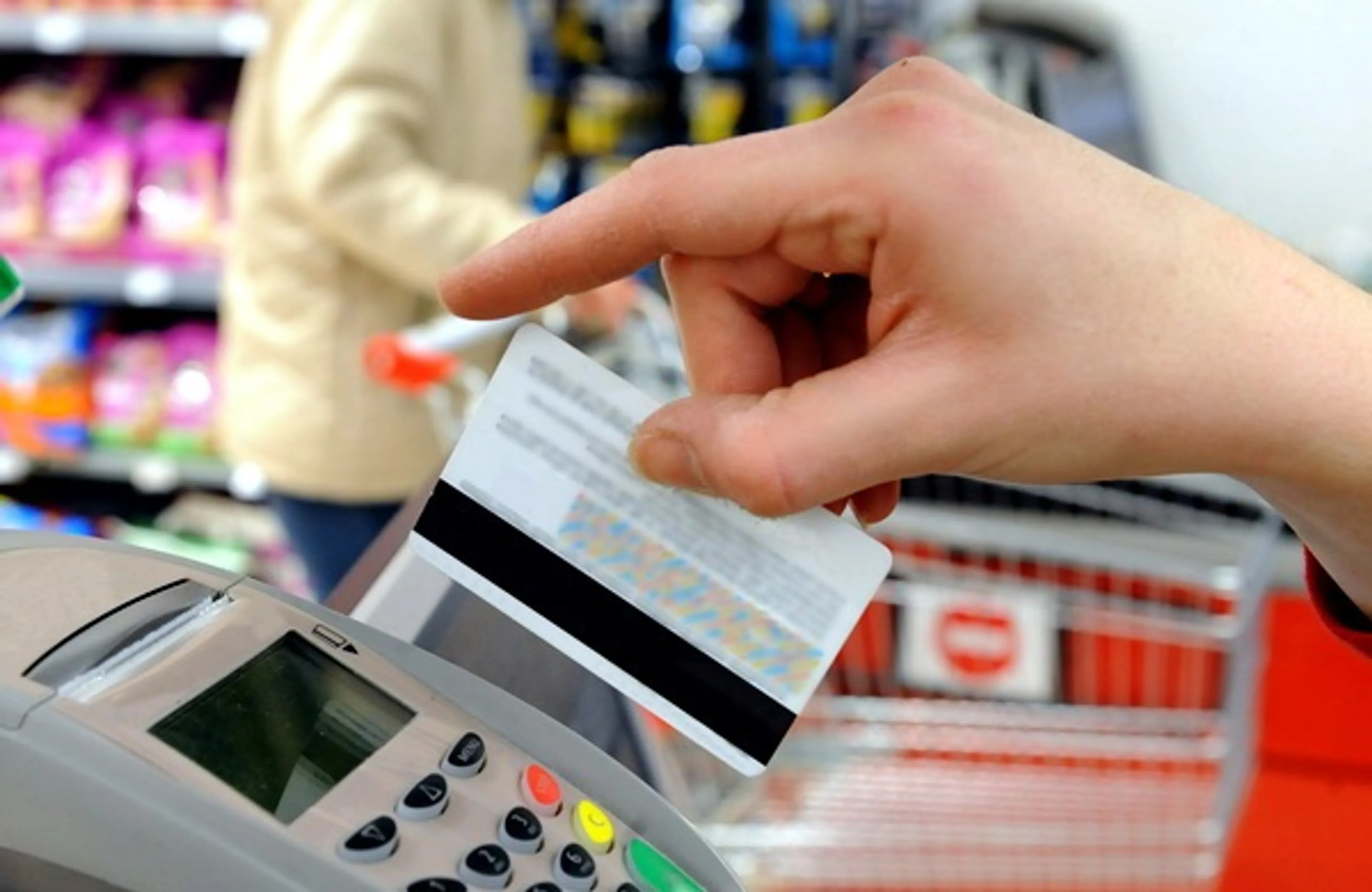 Капитал - Банк Астаны вводит ограничения на безналичные платежи