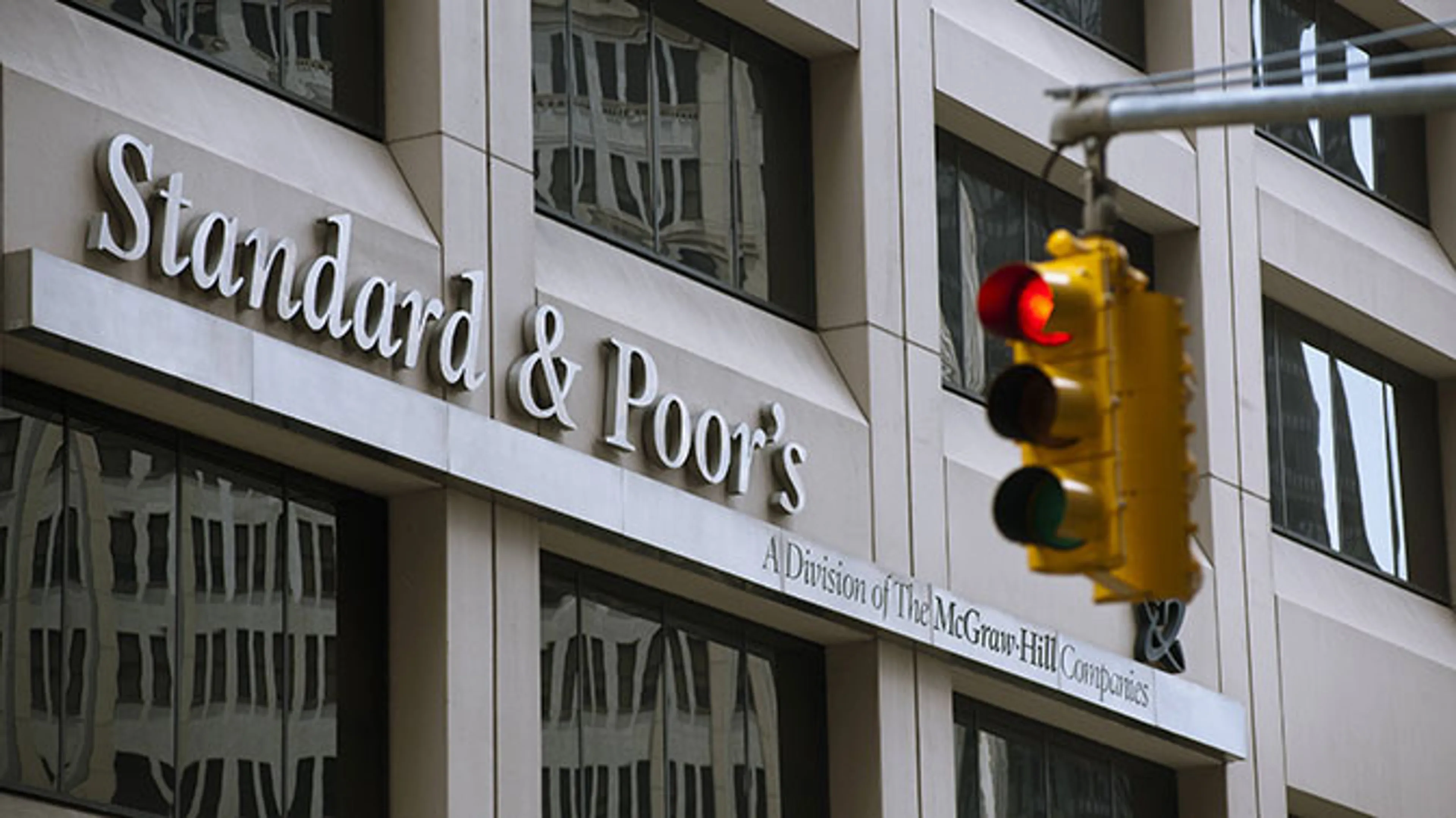 Капитал - S&P изменило прогноз рейтингов четырех казахстанских компаний