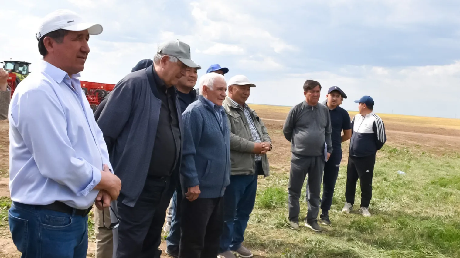 В Актюбинской области фермерам, купившим дождевальные машины, реструктуризируют кредиты - фото kapital.kz