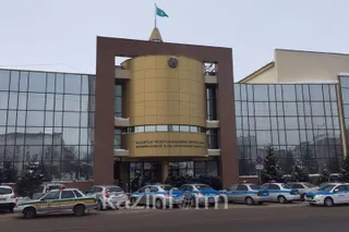 Капитал - Скопление полицейских возле здания Нацбанка объяснили в ДВД Астаны