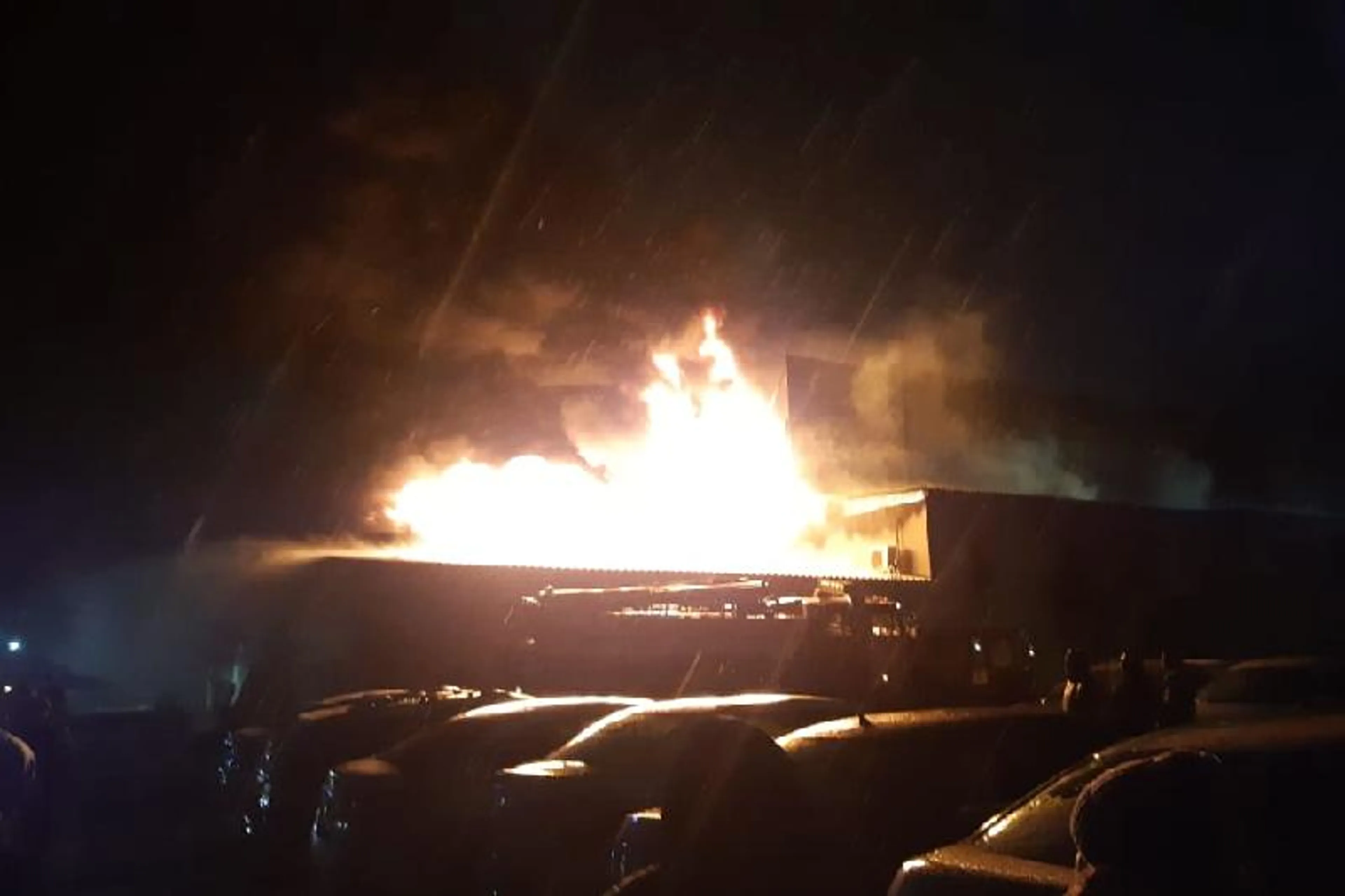 Капитал - Автосалон горел в Алматинской области