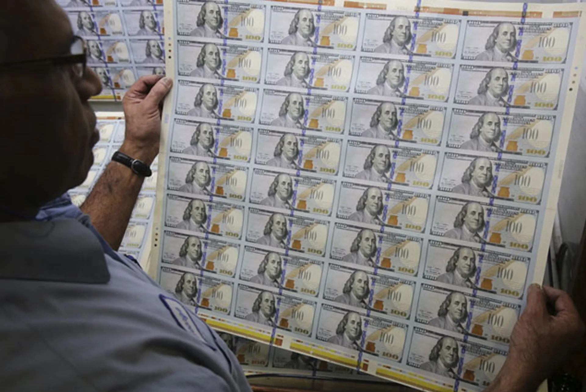 Капитал - Ларри Саммерс призвал отказаться от банкноты в $100