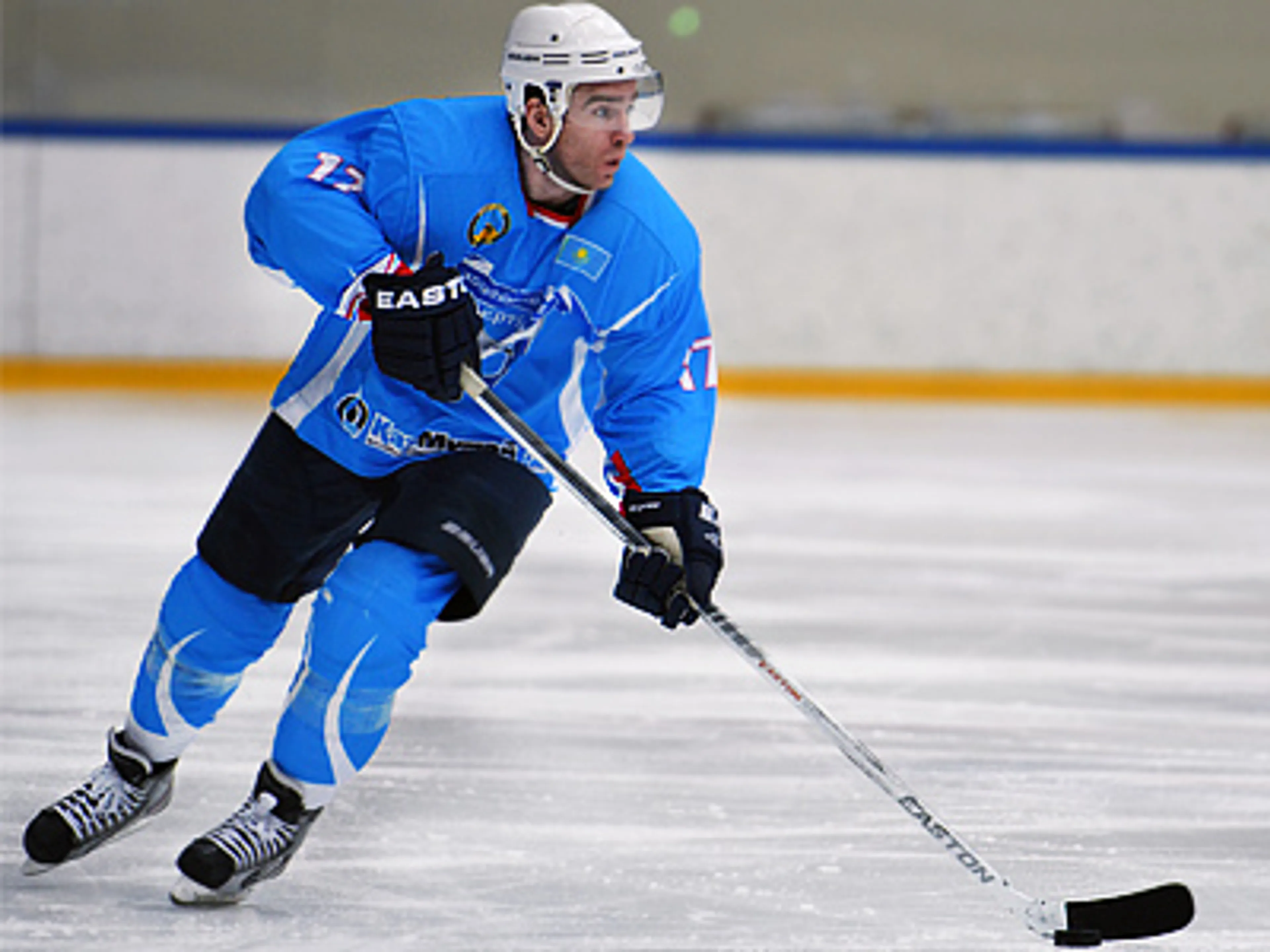 Капитал - Хоккеист умер из-за столкновения с соперником