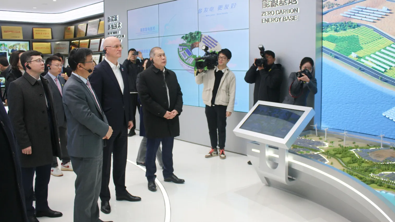 Первый заместитель премьер-министра Роман Скляр посетил с рабочим визитом Китай - фото kapital.kz