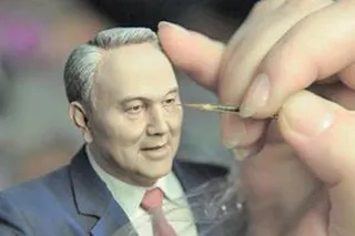 Капитал - Россиянин изготовил оловянную статуэтку Назарбаева