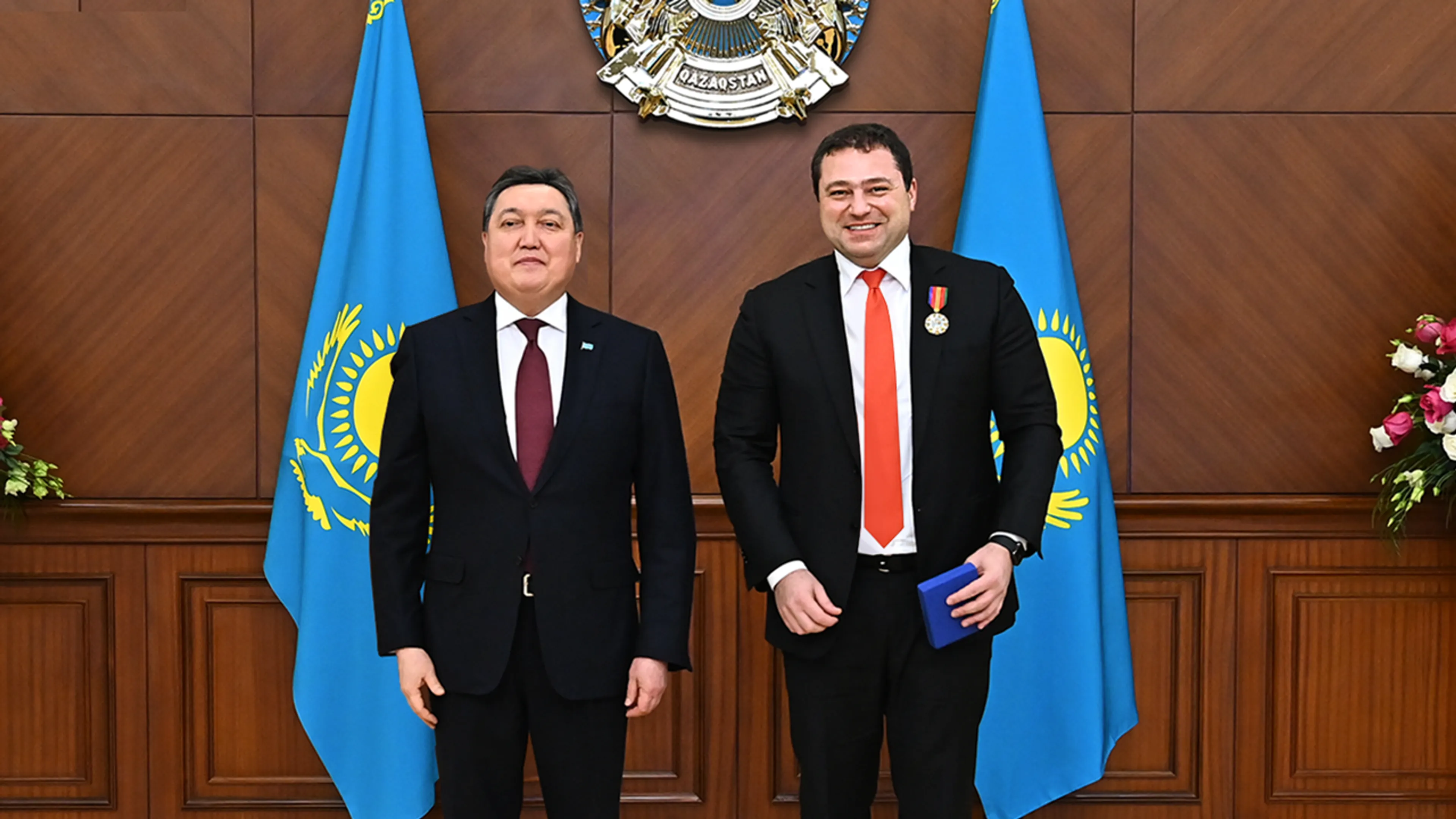 Капитал - Михаил Ломтадзе награжден орденом «Достык»