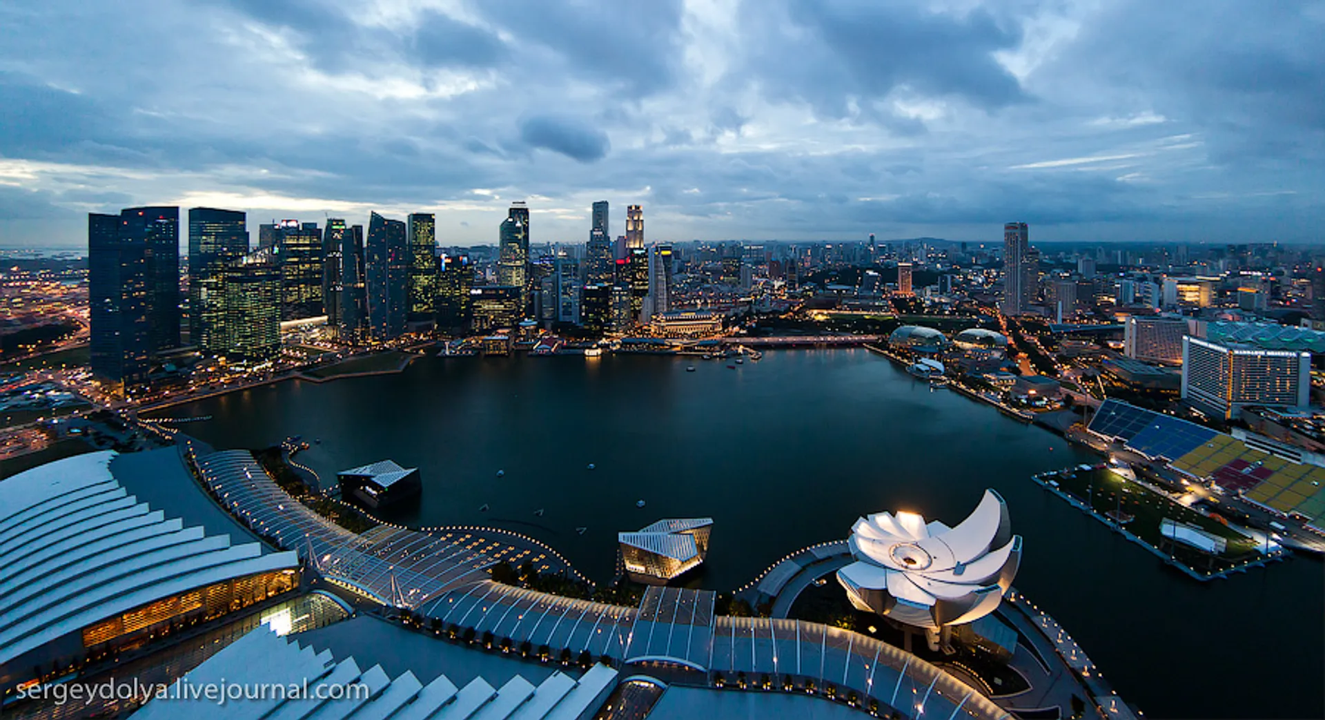 Капитал - Сингапур вводит лицензии на все онлайн-сми