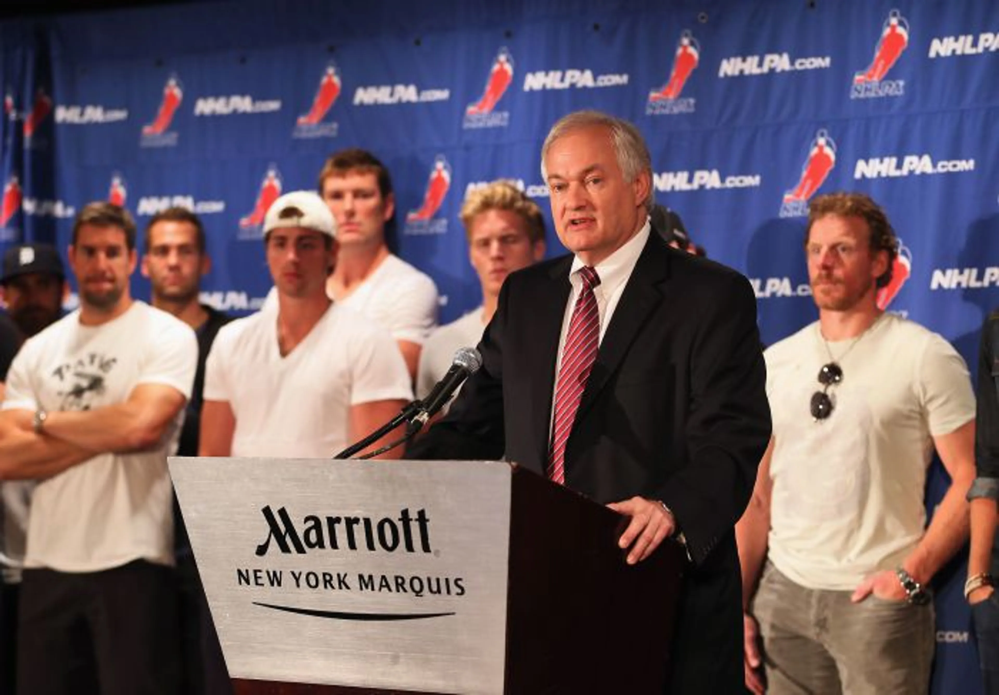 Капитал - Чемпионат НХЛ будет реорганизован