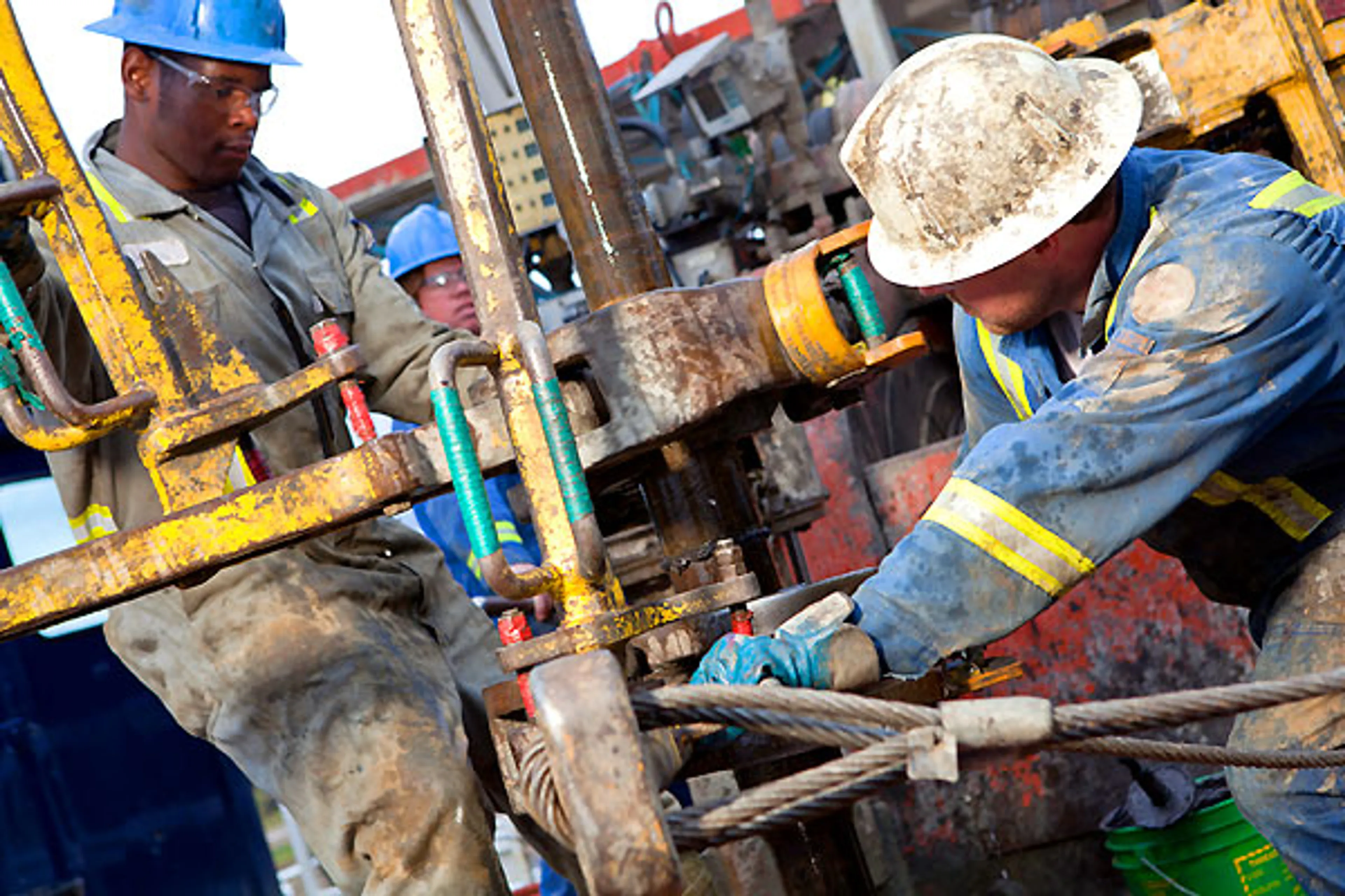 Капитал - Цена на нефть поднялась выше $57 за баррель