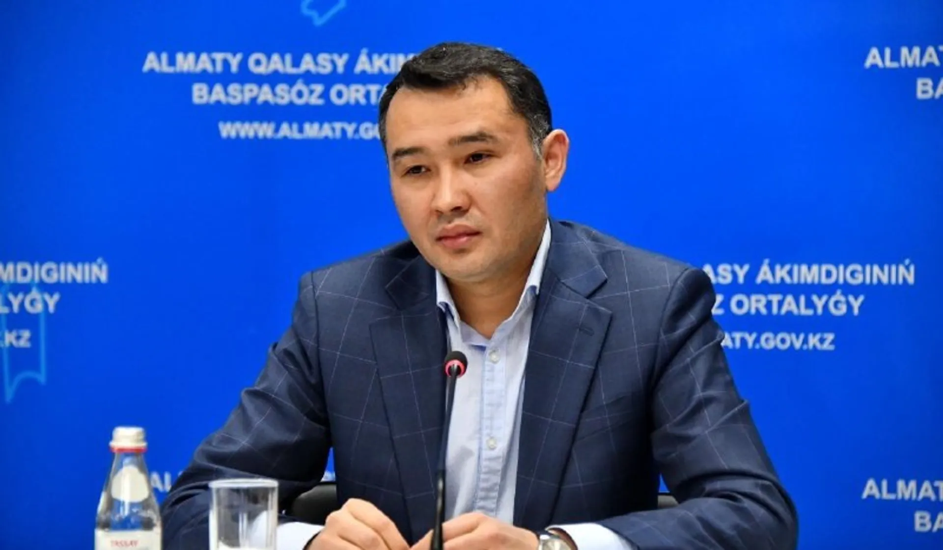 Капитал - В Алматы будут работать только продовольственные магазины и аптеки