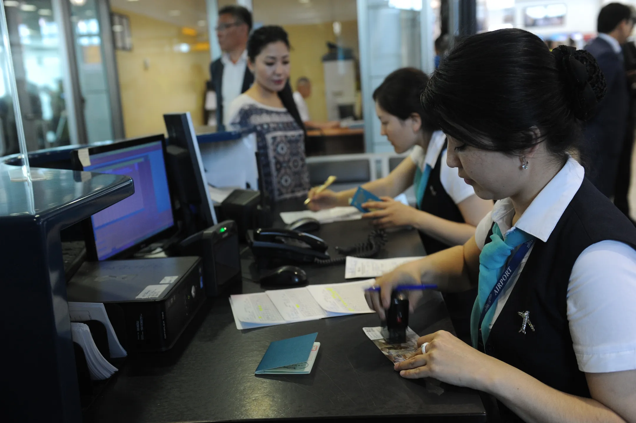 Казахстанцы смогут оплачивать долги по штрафам в аэропортах - Image Kapital.kz