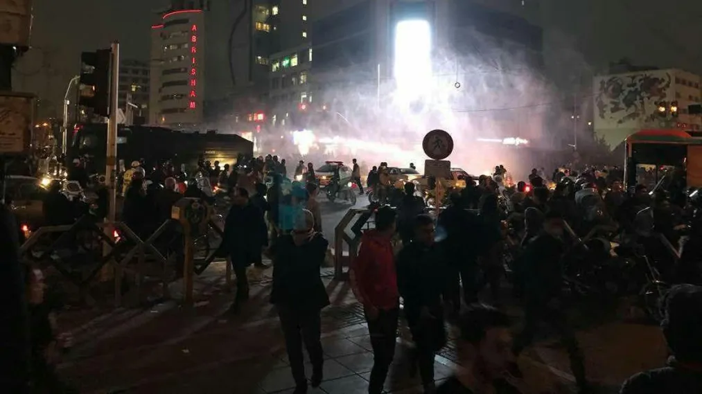 Капитал - За три дня протестов в Иране задержаны около 450 человек