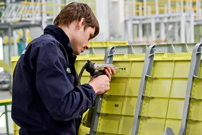 Финансирование программы занятости сократят