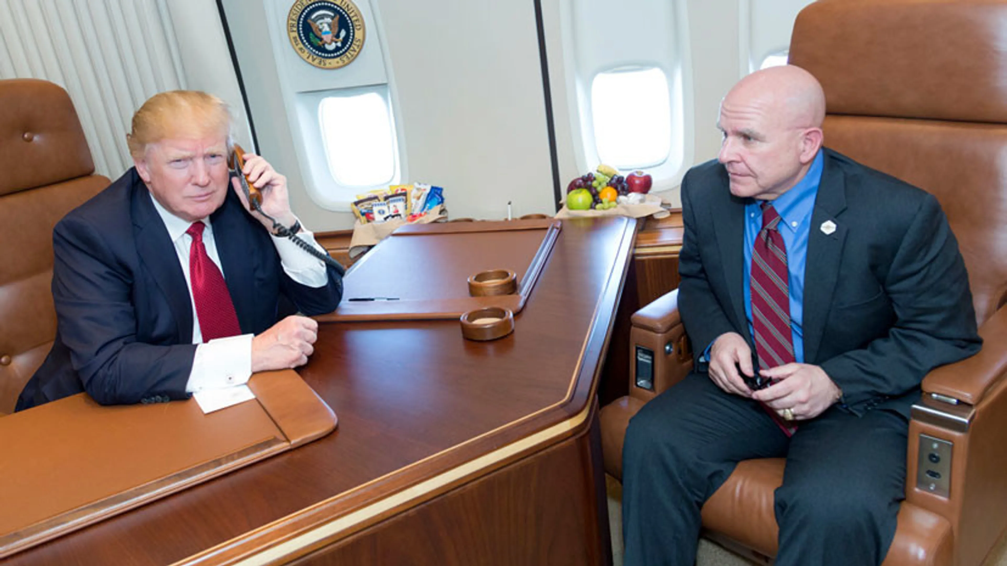 Капитал - Дональд Трамп недоволен работой своего помощника по нацбезопасности