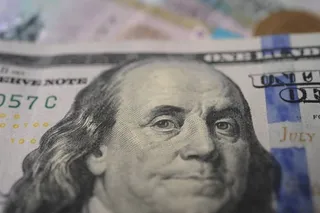 Капитал - Доллар в обменниках Астаны торгуется по 350,5 тенге