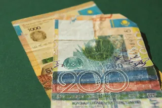 Капитал - Дневные торги: 383,09 тенге за доллар