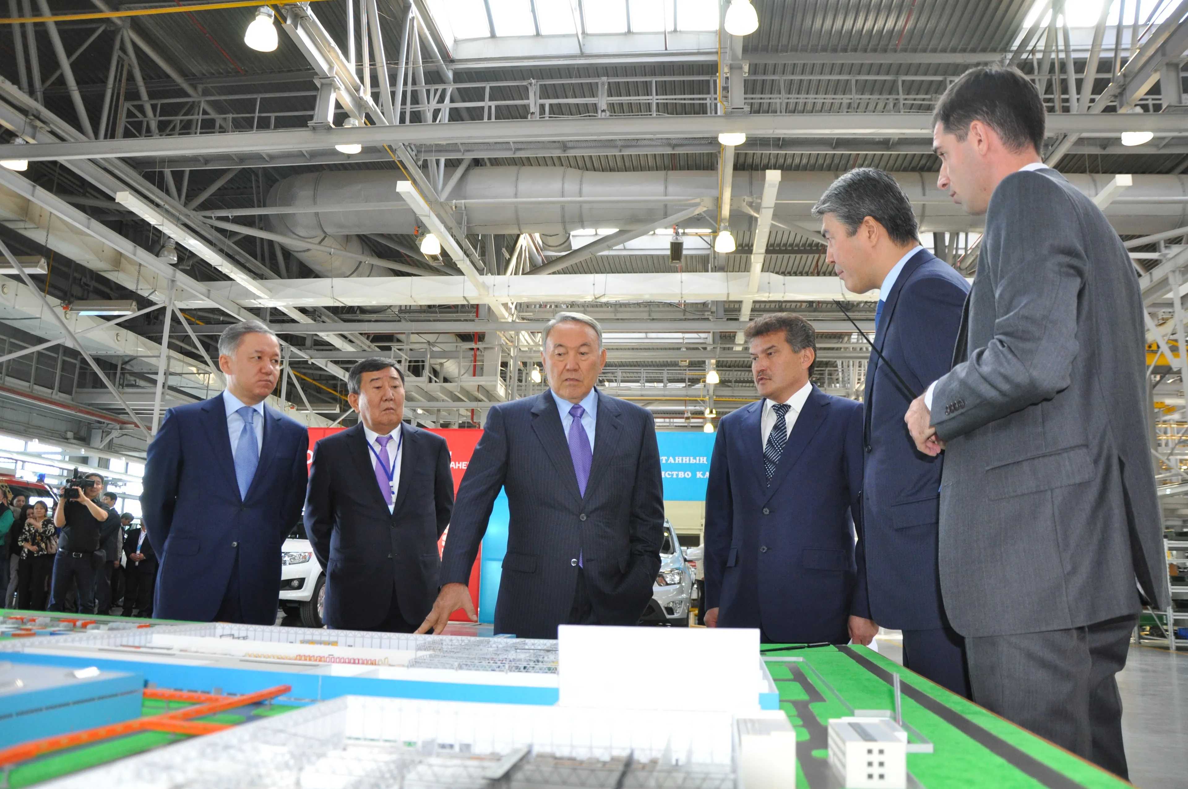 Капитал - Президент проинспектировал автозавод